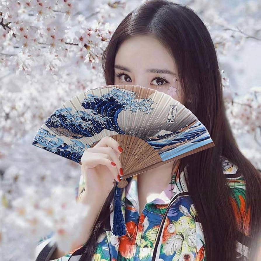 油彩 女性の肖像画 扇子付き 油彩 女性の肖像画 扇子付き 扇を持つ女性 絵画買取・販売の小竹美術